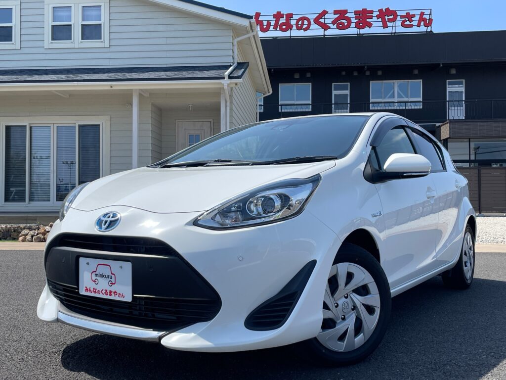 トヨタ アクア 1.5S 写真1