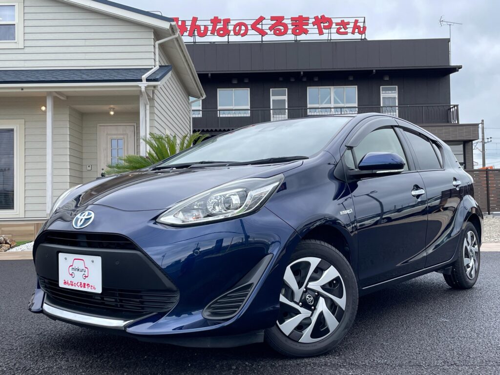 トヨタ アクア 1.5Sスタイルブラック 写真1
