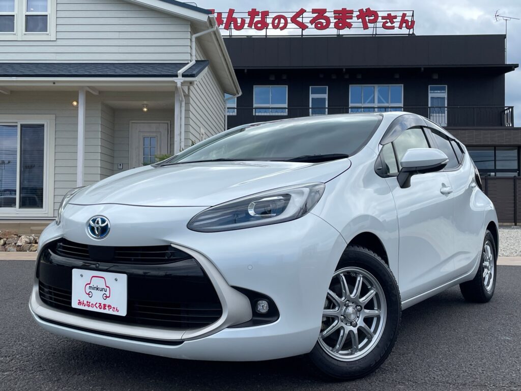 トヨタ アクア 1.5Z 写真1