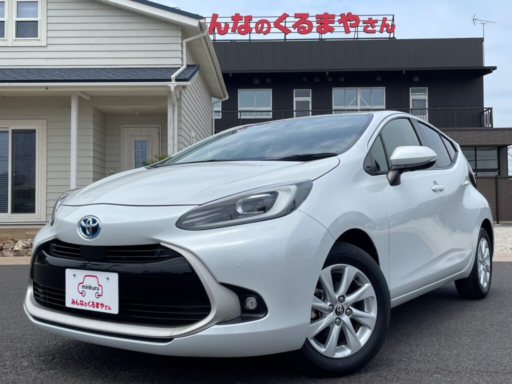 トヨタ アクア 1.5Z 写真1